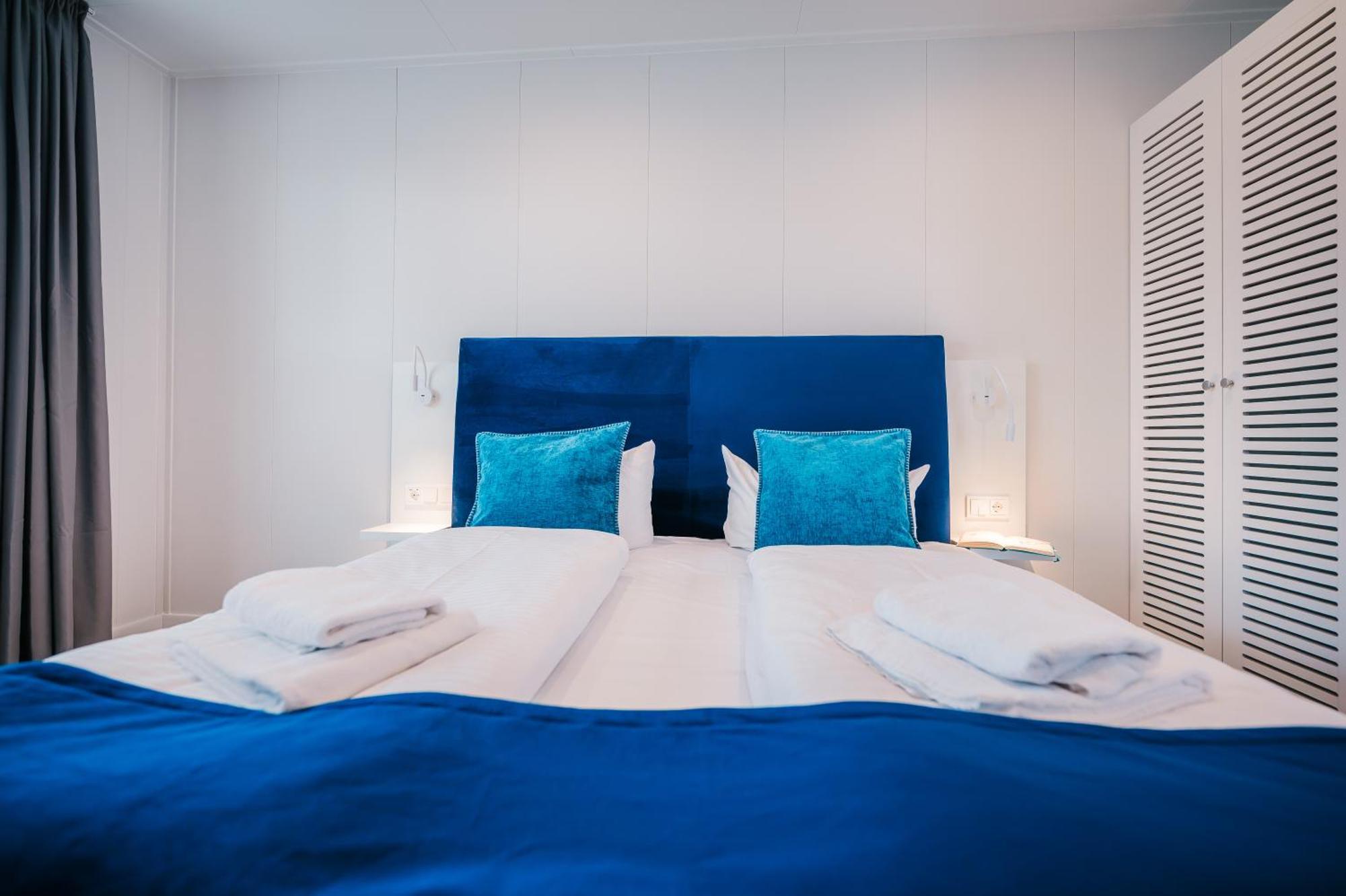 Hotel Marina Martinshafen - Lotsenhaus à Neuhof  Extérieur photo