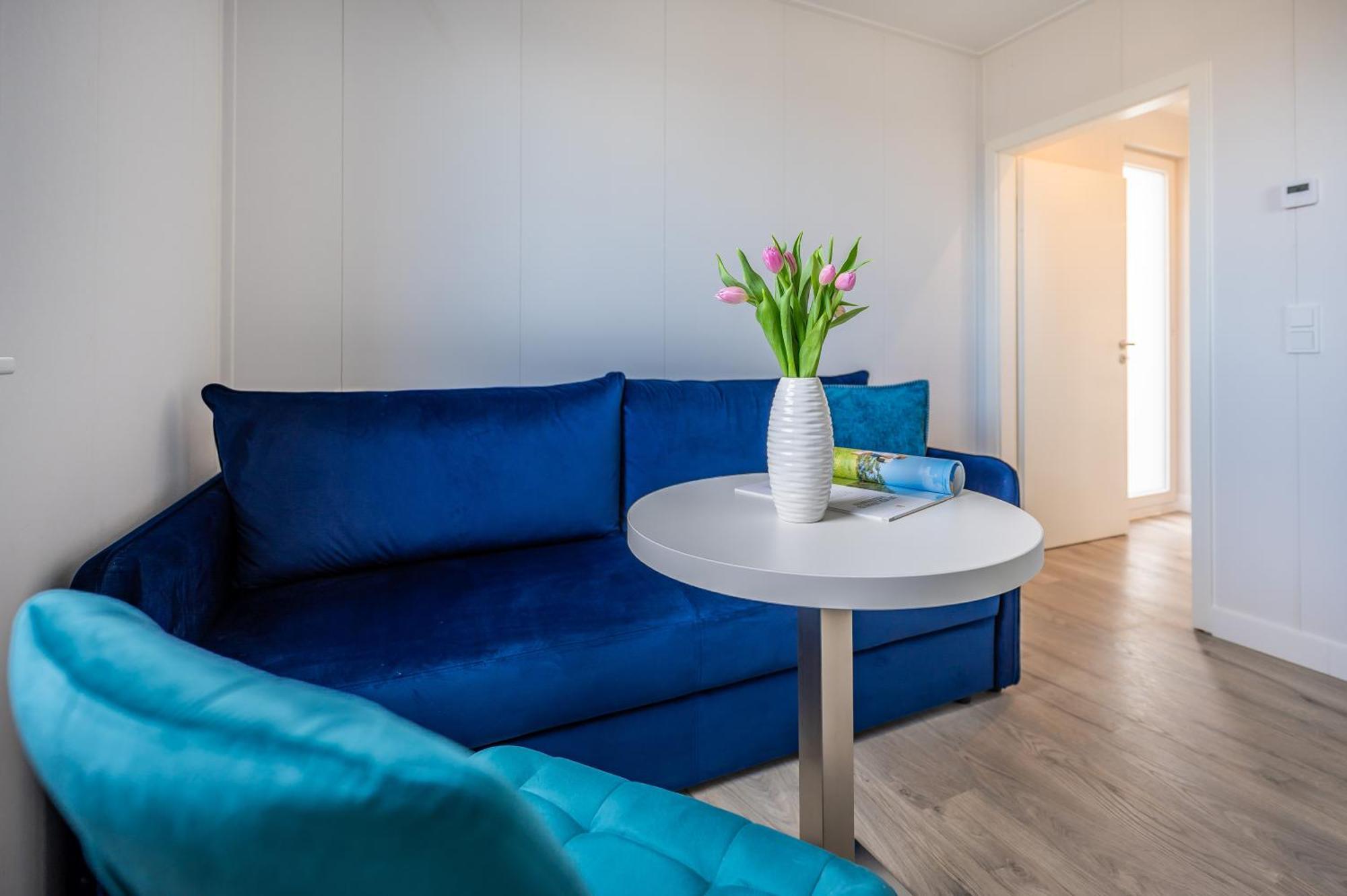 Hotel Marina Martinshafen - Lotsenhaus à Neuhof  Extérieur photo